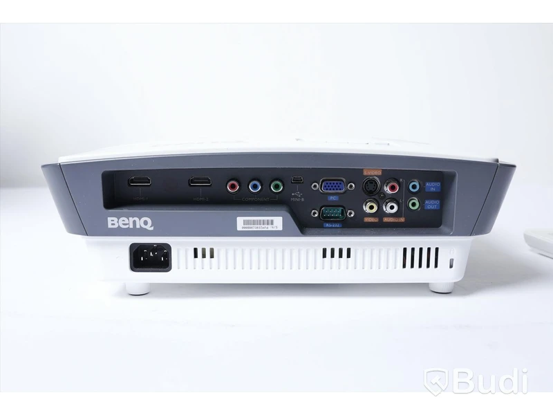Projektor BenQ W750 - 3D DLP, fjärrkontroll och strömkabel medföljer. Nypris 4 999kr.