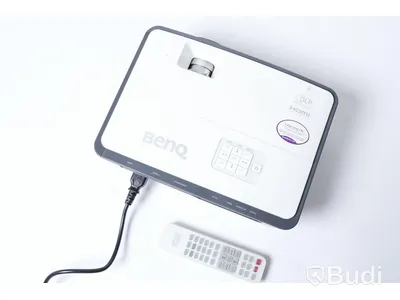 Projektor BenQ W750 - 3D DLP, fjärrkontroll och strömkabel medföljer. Nypris 4 999kr.