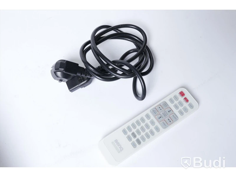 Projektor BenQ W750 - 3D DLP, fjärrkontroll och strömkabel medföljer. Nypris 4 999kr.