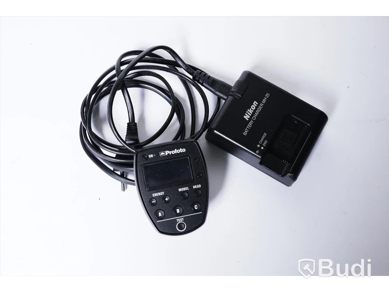 Profoto Air Remote TTL-N for Nikon och batteri laddare.