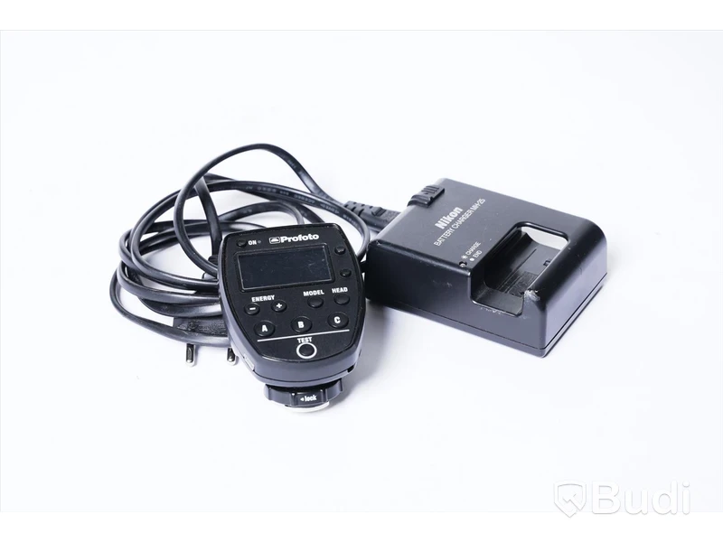 Profoto Air Remote TTL-N for Nikon och batteri laddare.