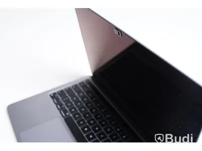 MacBook Pro 13 tum, M1 (2020), 16 GB, 251 GB.