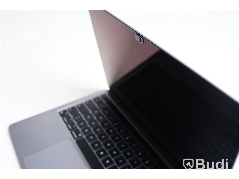 MacBook Pro 13 tum, M1 (2020), 16 GB, 251 GB.