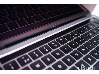 MacBook Pro 13 tum, M1 (2020), 16 GB, 251 GB.