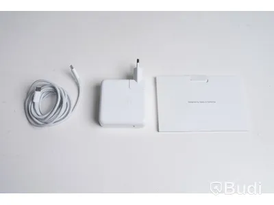 MacBook Pro 13 tum, M1 (2020), 16 GB, 251 GB.