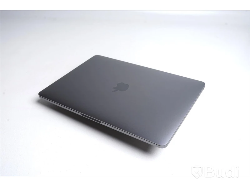 MacBook Pro 13 tum, M1 (2020), 16 GB, 251 GB.