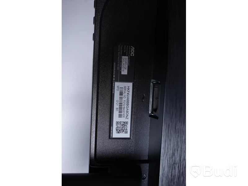 2 ST Olika Datorskärmar, HP HSTND9731L, AOC 240LM00016