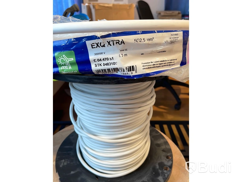 Parti med kablar och sladdar Obs! Längden stämmer inte