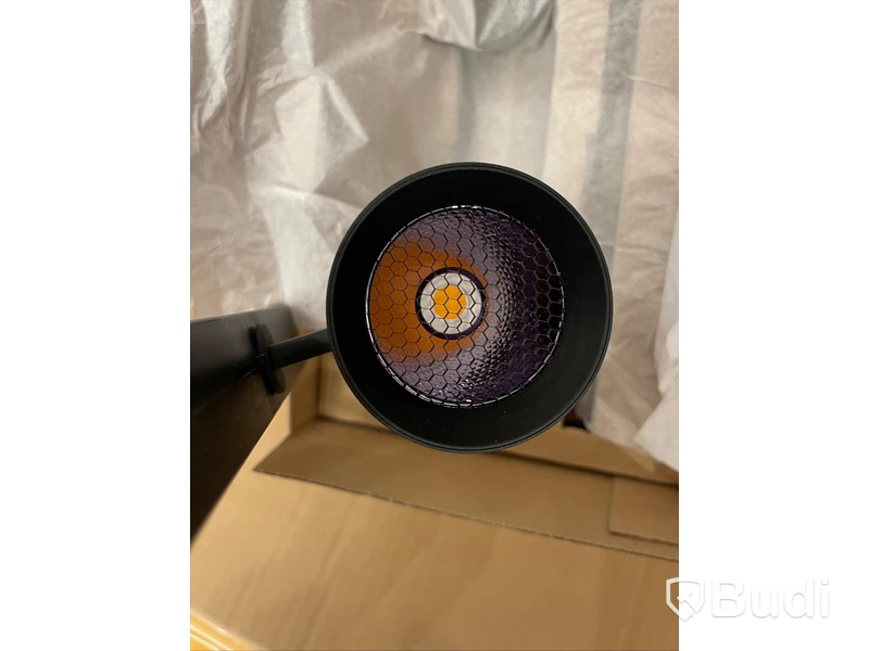 13st Skenspotlights Molto Luce Milano in Track 31/325-700 DALI Ord.pris 1 335 kr/ st