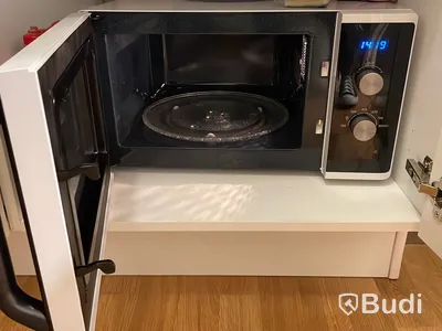 Köksinventarier, Bord, 2 st microvågsugnar, soptunna