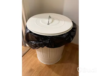 Köksinventarier, Bord, 2 st microvågsugnar, soptunna