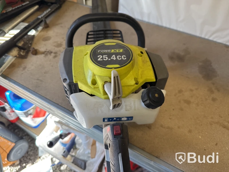 Häcksax Ryobi bensindriven