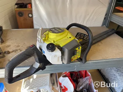 Häcksax Ryobi bensindriven