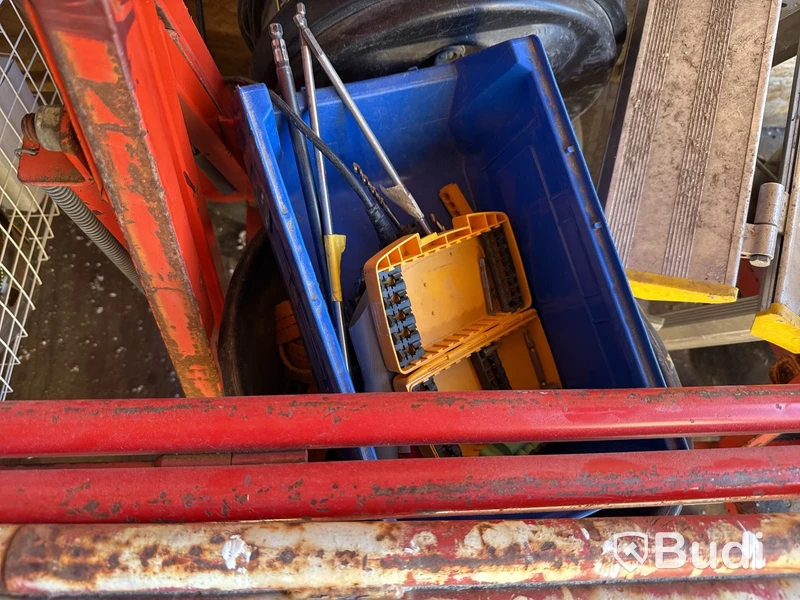 20-fots container med innehåll (bygg)