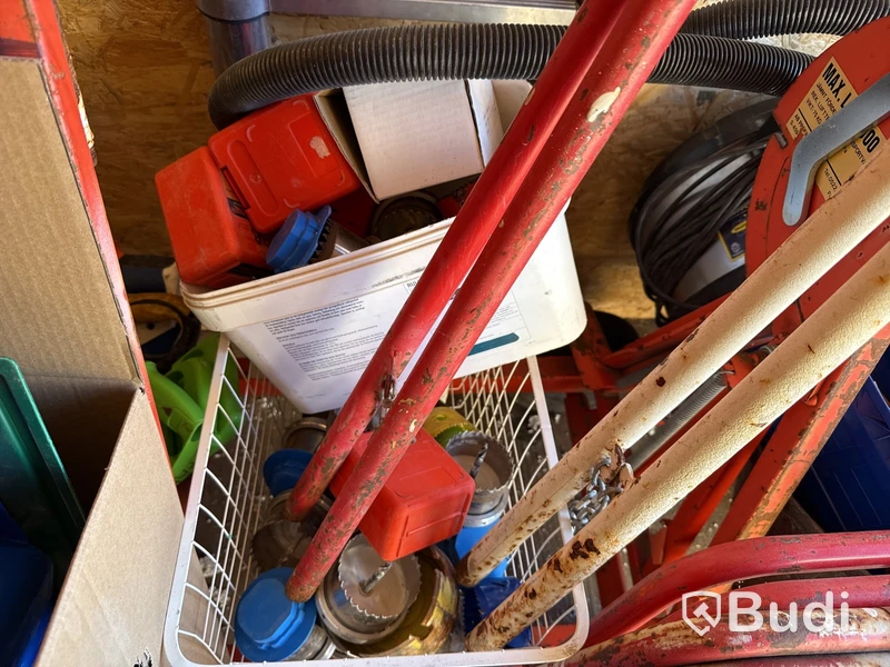 20-fots container med innehåll (bygg)
