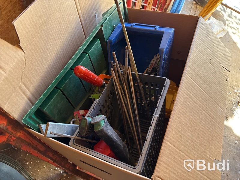 20-fots container med innehåll (bygg)