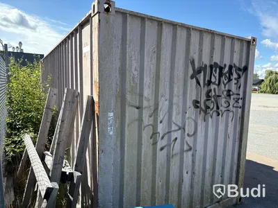 20-fots container med innehåll (bygg)
