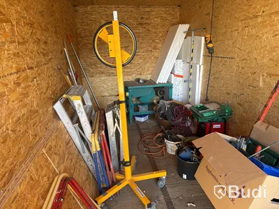 20-fots container med innehåll (bygg)