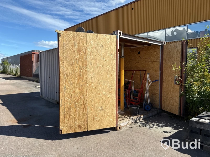 20-fots container med innehåll (bygg)
