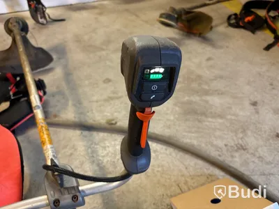 Grästrimmer Husqvarna batteridriven.