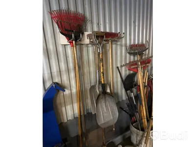 Parti med trädgårdsredskap