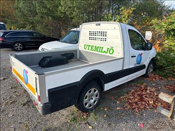 Peugeot Partner Pickup 1.6 HDi Manuell 90HK -2015 | Reparationsobjekt inga nycklar