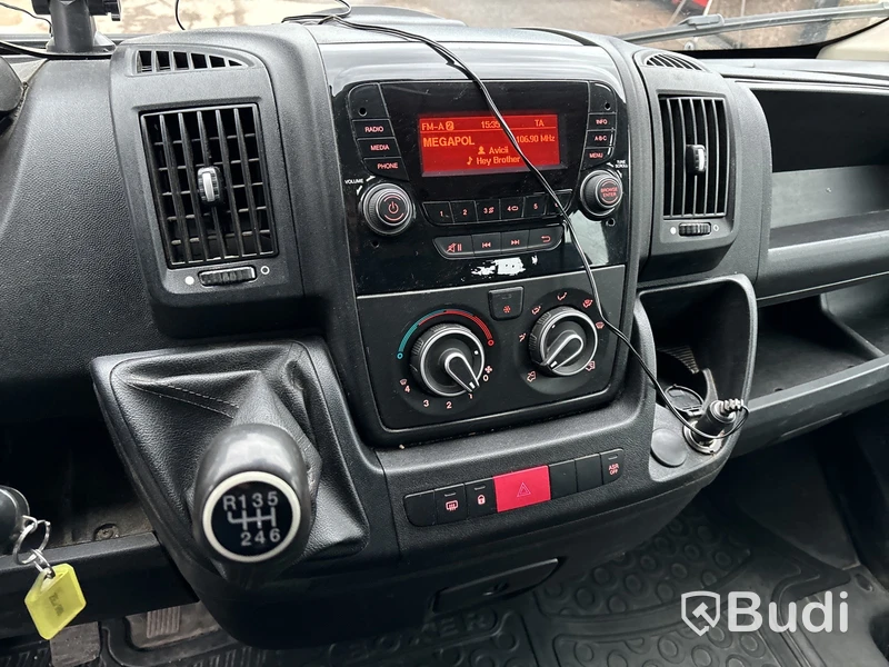 Flakbil med dubbelhytt Peugeot Boxer 335 2.0 BlueHDI Chassi (163hk), -2018
