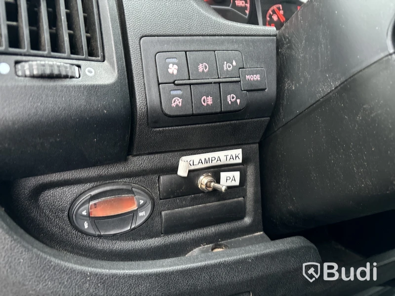 Flakbil med dubbelhytt Peugeot Boxer 335 2.0 BlueHDI Chassi (163hk), -2018