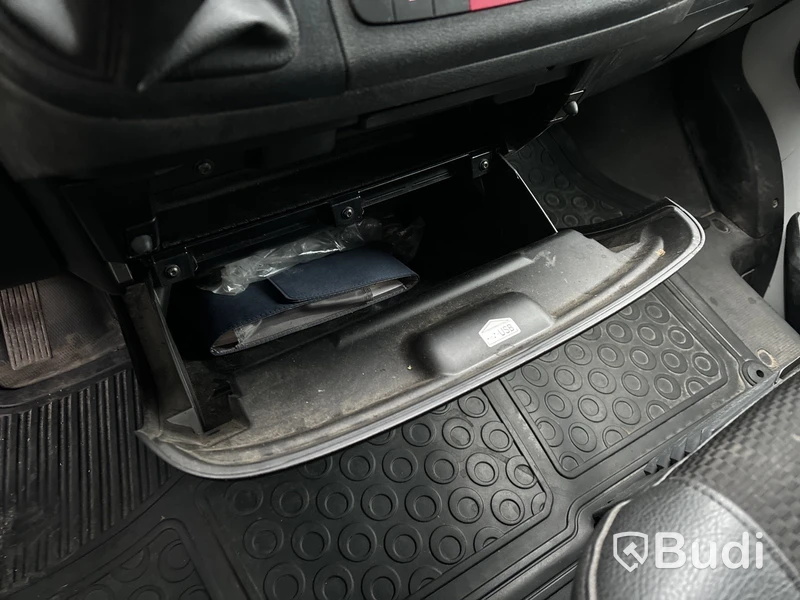 Flakbil med dubbelhytt Peugeot Boxer 335 2.0 BlueHDI Chassi (163hk), -2018