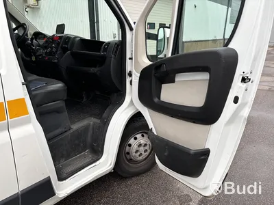 Flakbil med dubbelhytt Peugeot Boxer 335 2.0 BlueHDI Chassi (163hk), -2018