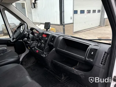 Flakbil med dubbelhytt Peugeot Boxer 335 2.0 BlueHDI Chassi (163hk), -2018