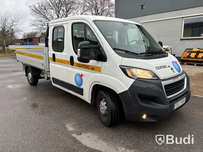 Flakbil med dubbelhytt Peugeot Boxer 335 2.0 BlueHDI Chassi (163hk), -2018