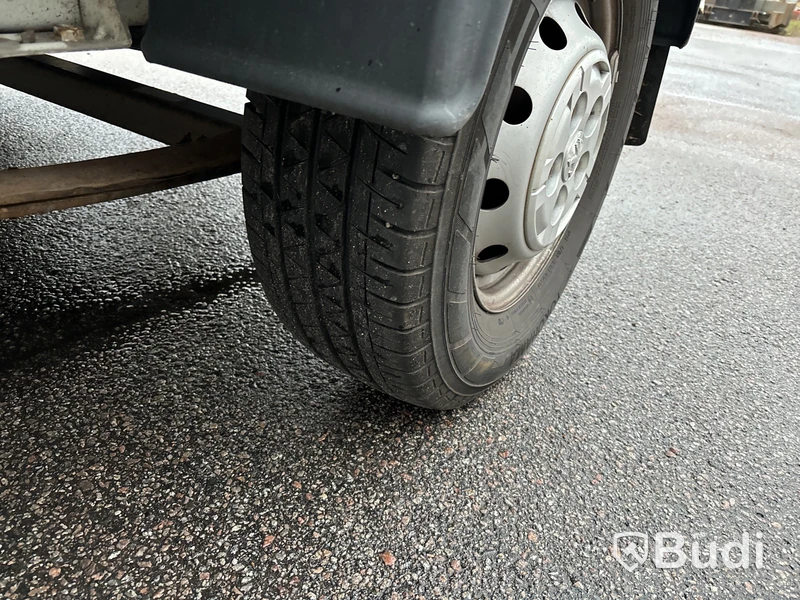 Flakbil med dubbelhytt Peugeot Boxer 335 2.0 BlueHDI Chassi (163hk), -2018