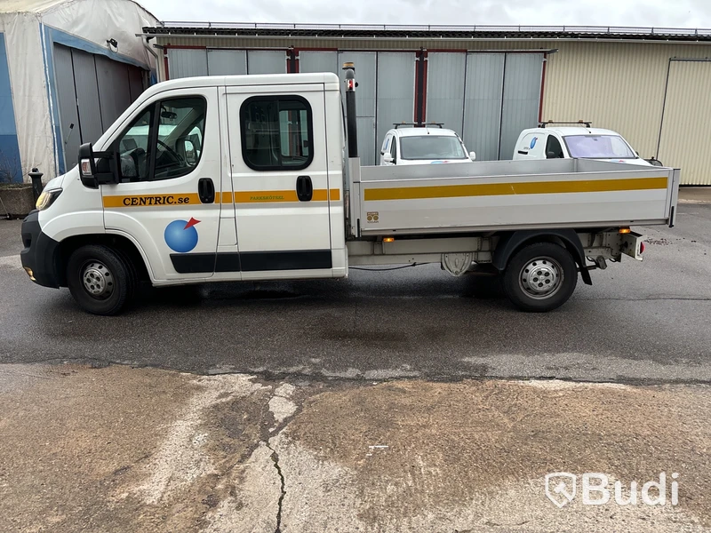 Flakbil med dubbelhytt Peugeot Boxer 335 2.0 BlueHDI Chassi (163hk), -2018