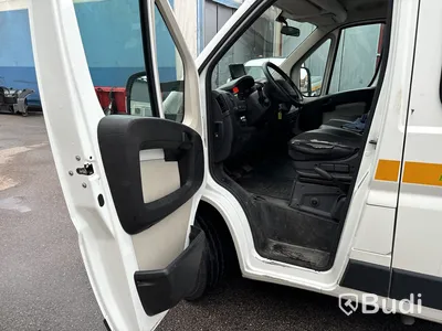 Flakbil med dubbelhytt Peugeot Boxer 335 2.0 BlueHDI Chassi (163hk), -2018