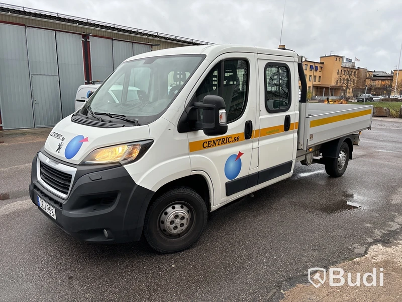 Flakbil med dubbelhytt Peugeot Boxer 335 2.0 BlueHDI Chassi (163hk), -2018