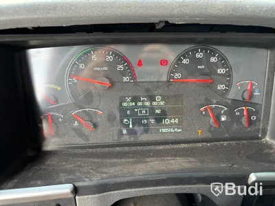 Lastväxlare VOLVO FM 420 6x2 med maskinflak, -2010 | Hiab 20T | VBG