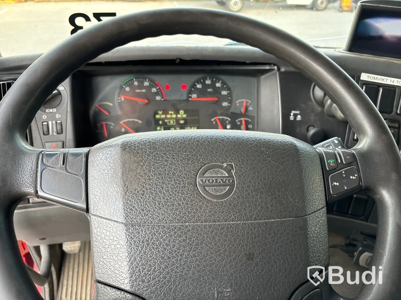 Lastväxlare VOLVO FM 420 6x2 med maskinflak, -2010 | Hiab 20T | VBG