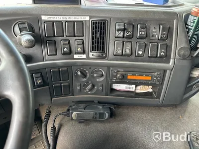 Lastväxlare VOLVO FM 420 6x2 med maskinflak, -2010 | Hiab 20T | VBG