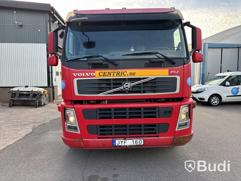 Lastväxlare VOLVO FM 420 6x2 med maskinflak, -2010 | Hiab 20T | VBG
