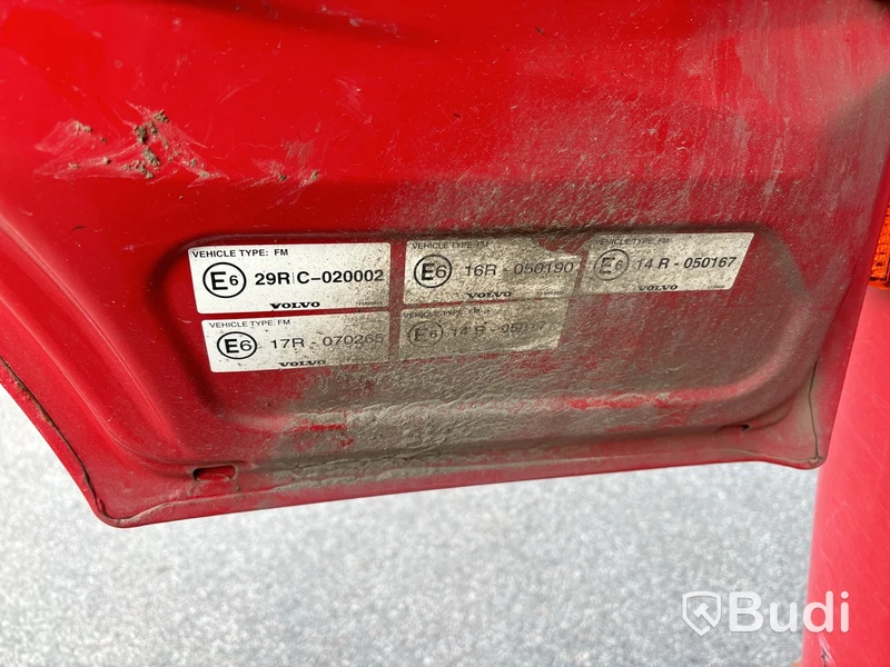 Lastväxlare VOLVO FM 420 6x2 med maskinflak, -2010 | Hiab 20T | VBG
