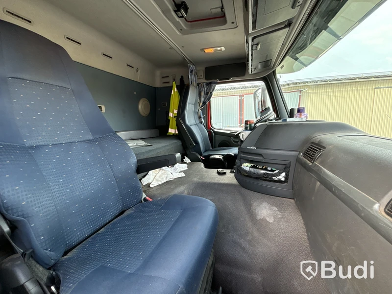 Lastväxlare VOLVO FM 420 6x2 med maskinflak, -2010 | Hiab 20T | VBG
