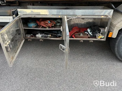 Lastväxlare VOLVO FM 420 6x2 med maskinflak, -2010 | Hiab 20T | VBG