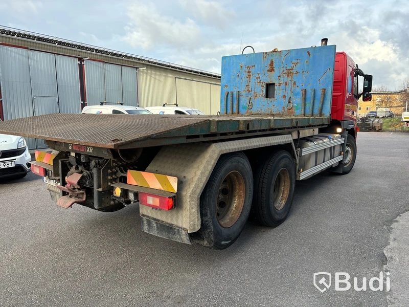 Lastväxlare VOLVO FM 420 6x2 med maskinflak, -2010 | Hiab 20T | VBG