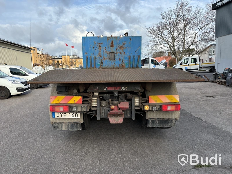 Lastväxlare VOLVO FM 420 6x2 med maskinflak, -2010 | Hiab 20T | VBG