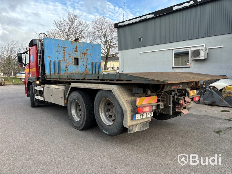 Lastväxlare VOLVO FM 420 6x2 med maskinflak, -2010 | Hiab 20T | VBG