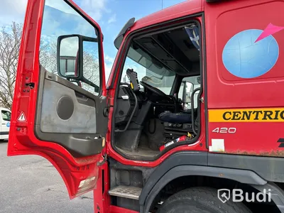 Lastväxlare VOLVO FM 420 6x2 med maskinflak, -2010 | Hiab 20T | VBG