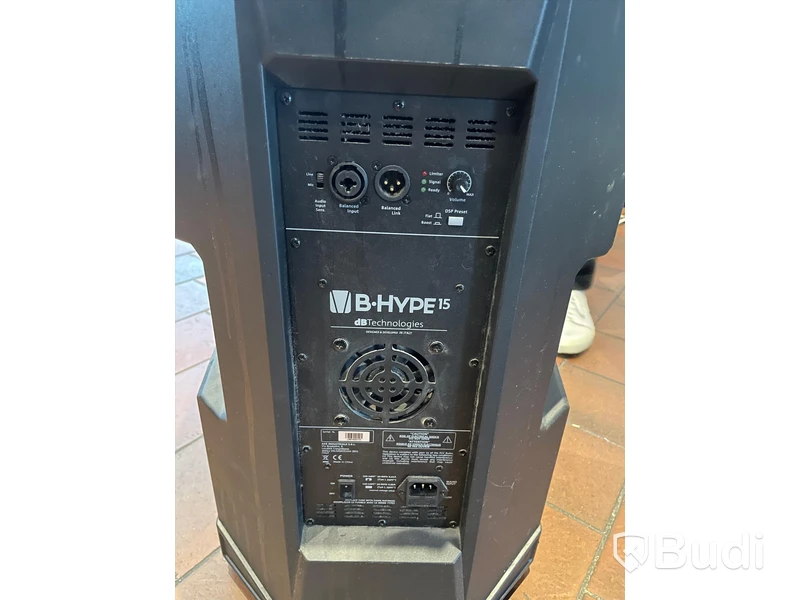 2st högtalare dbtechnologies B-Hype 15, varav ena ink. Väggfäste