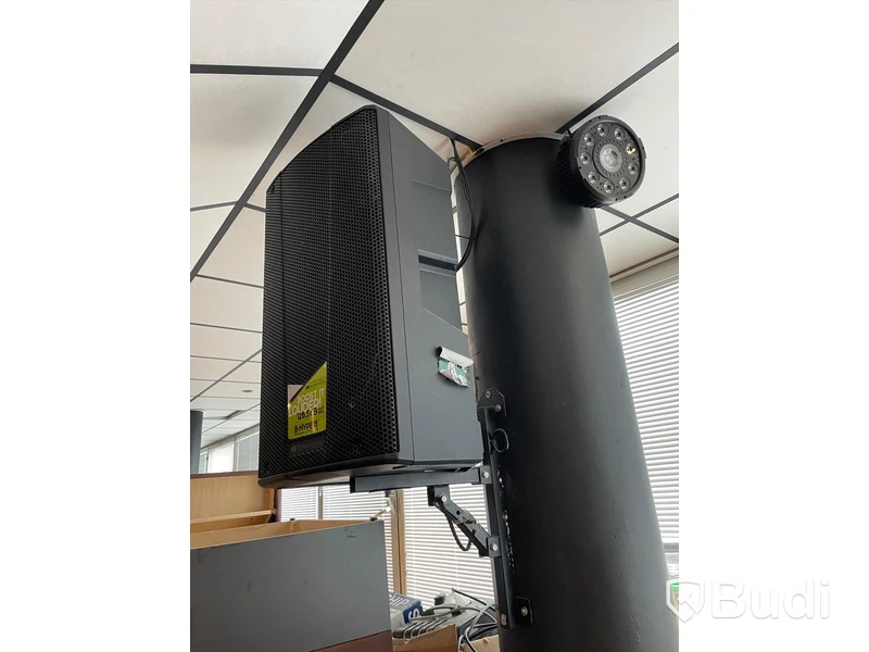 2st högtalare dbtechnologies B-Hype 15, varav ena ink. Väggfäste