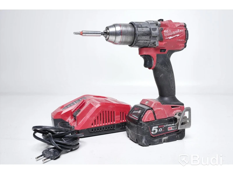 Milwaukee Skruvdragare/borr M18 FDD2 med batteri och laddare.